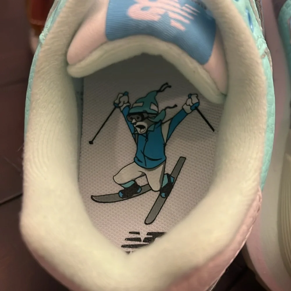 New Balance 574 KL574FYP Frozen Shoes Sneakers new Youth Girls Size 13
